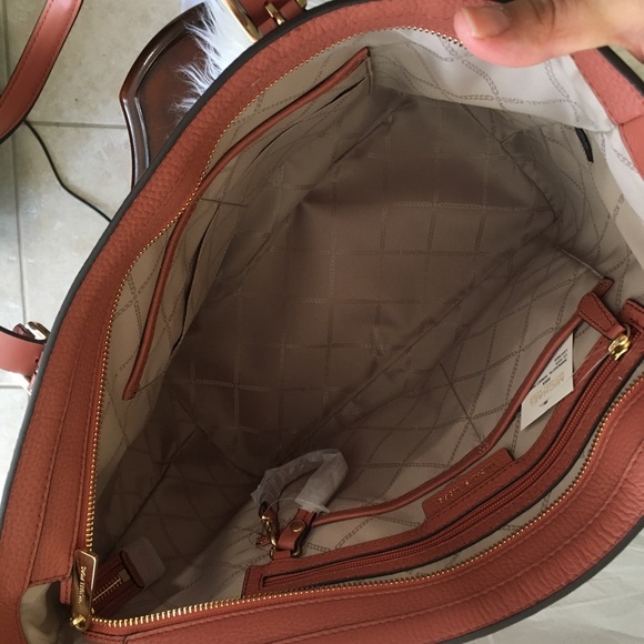 Last one✨Michael Kors aria large shoulder tote bag - Picture 4 of 8